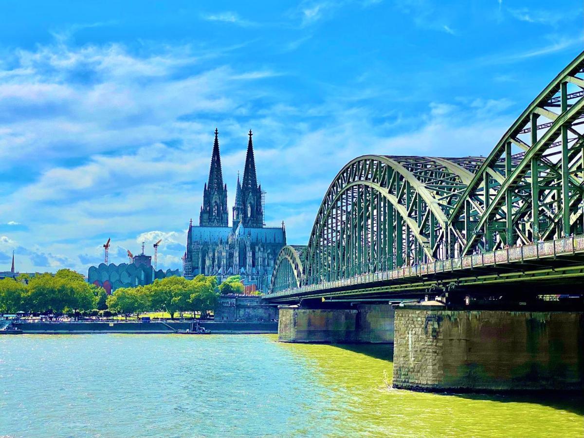 The Suite Koln Bagian luar foto